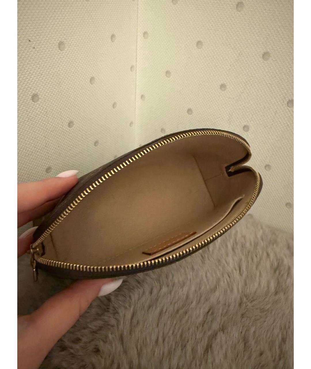 LOUIS VUITTON Коричневая косметичка, фото 4