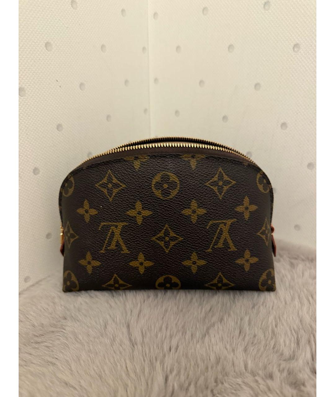 LOUIS VUITTON Коричневая косметичка, фото 3