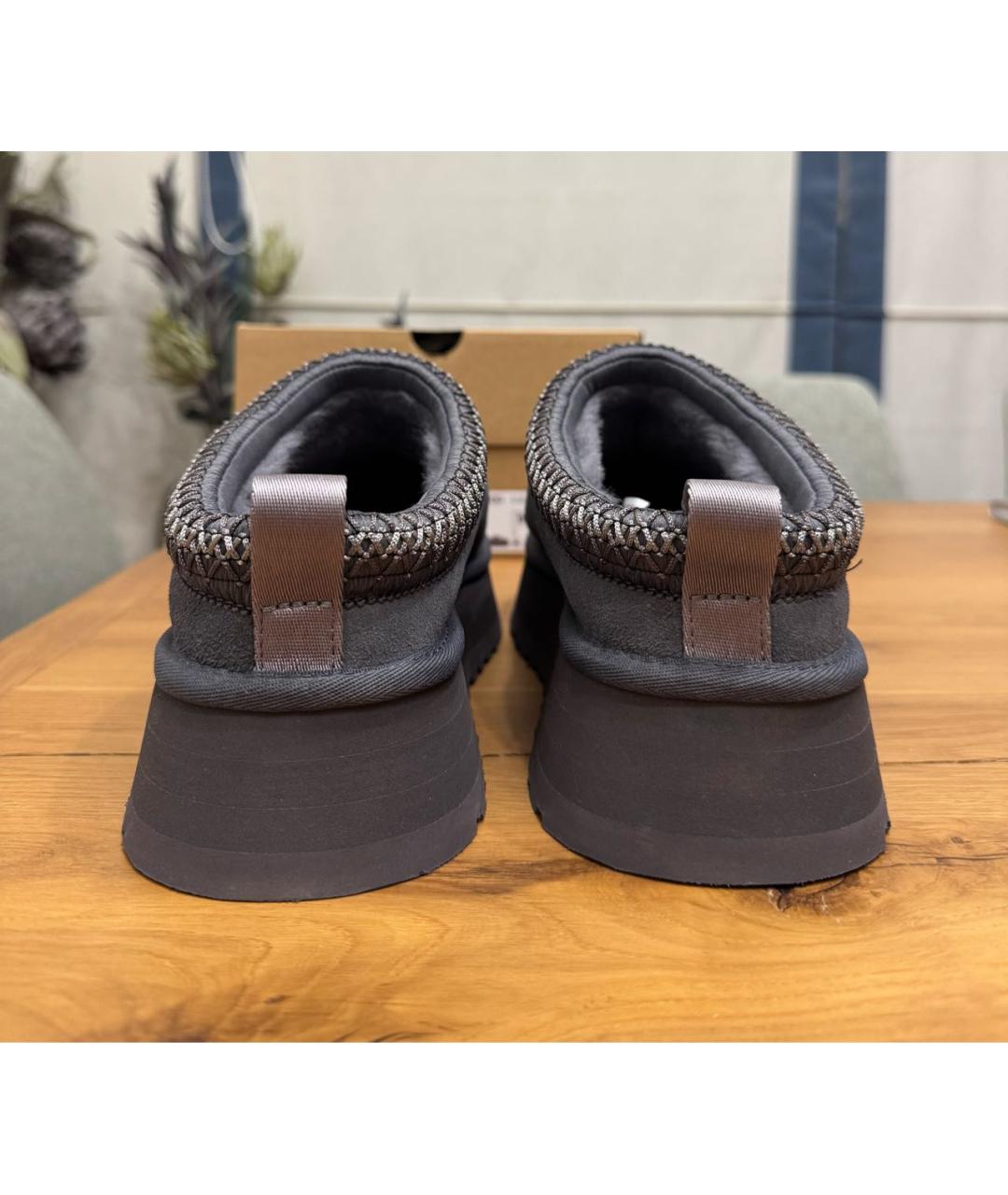 UGG AUSTRALIA Серые замшевые сабо, фото 4
