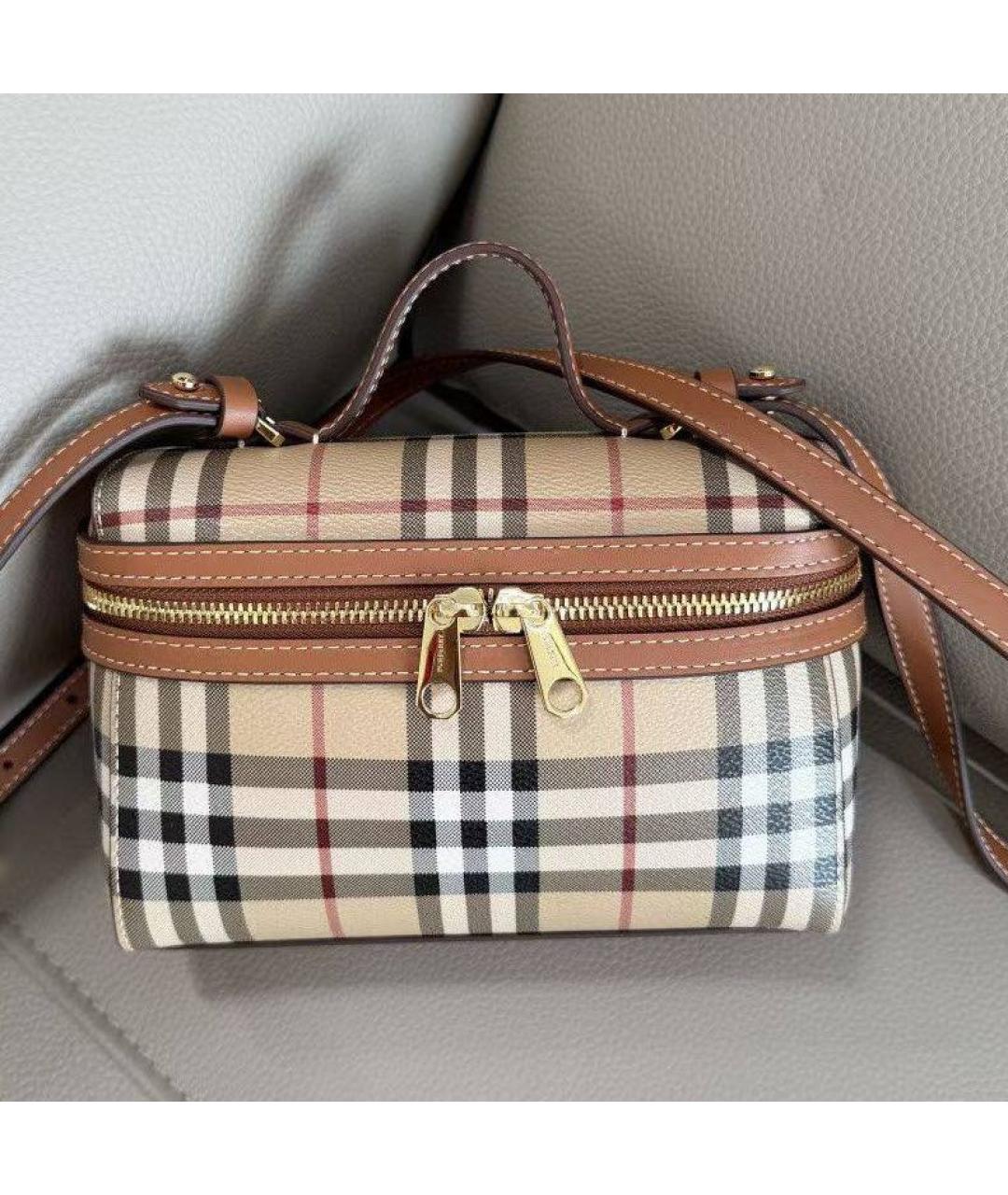 BURBERRY Бежевая замшевая сумка с короткими ручками, фото 2