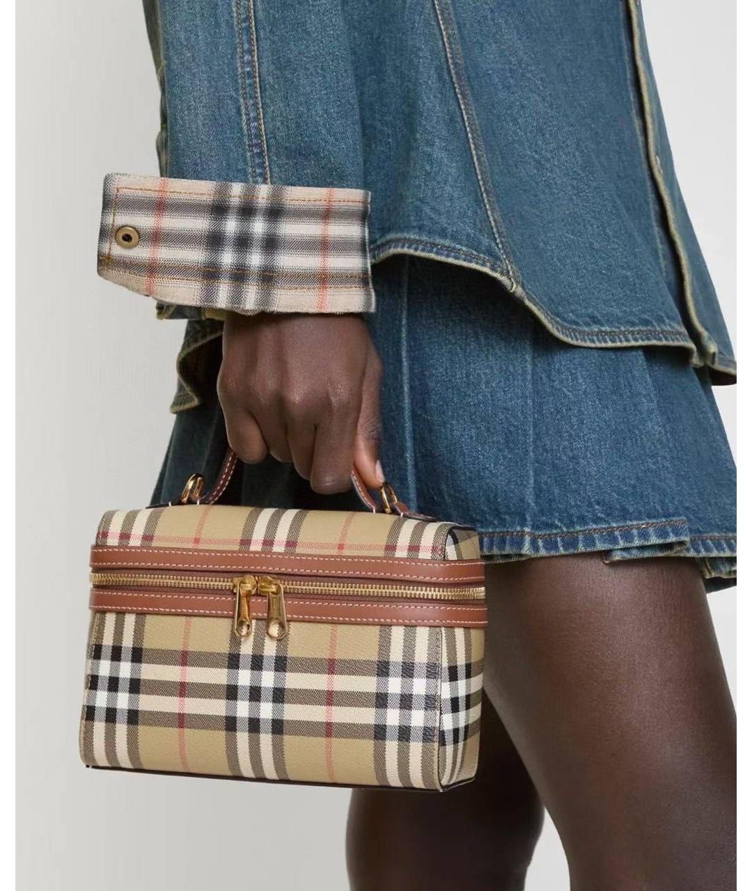 BURBERRY Бежевая замшевая сумка с короткими ручками, фото 4