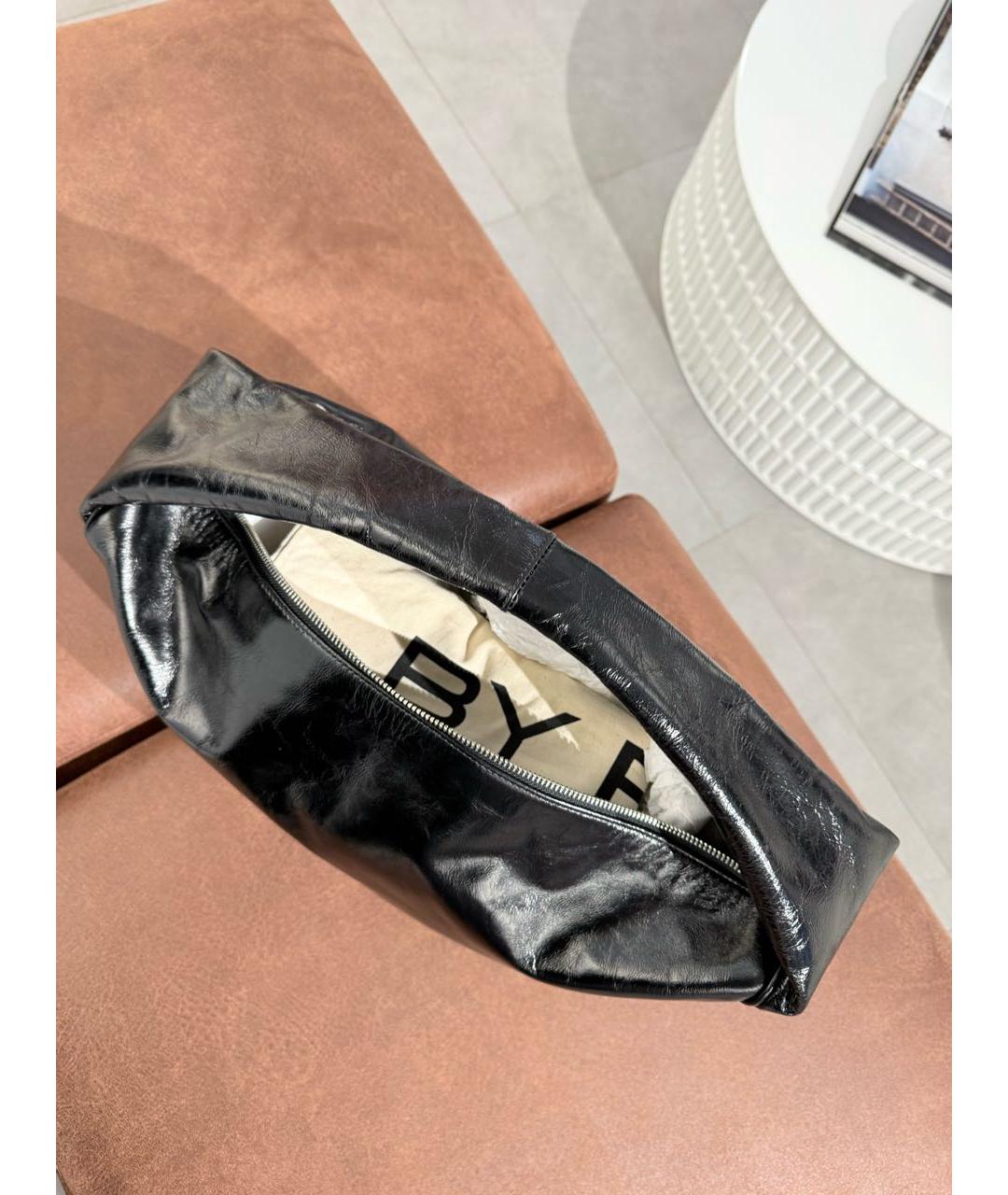BY FAR Черная кожаная сумка с короткими ручками, фото 6