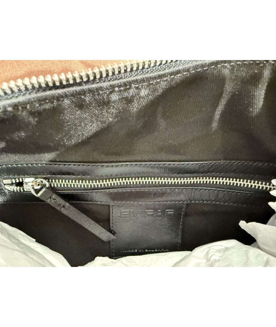 BY FAR Черная кожаная сумка с короткими ручками, фото 5
