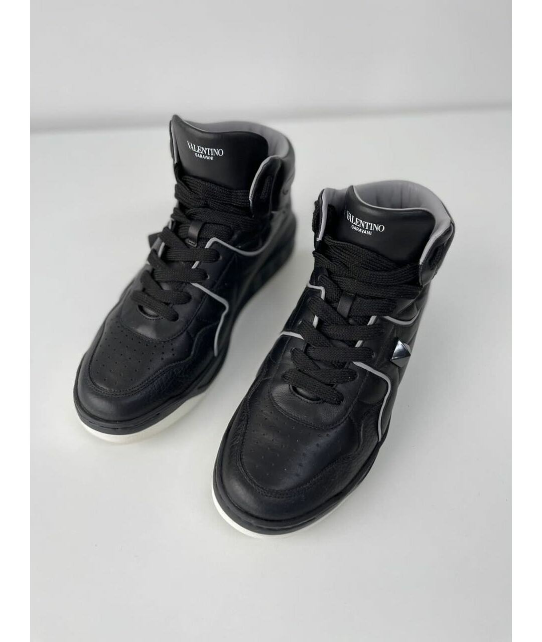 VALENTINO Черные кожаные высокие кроссовки / кеды, фото 2