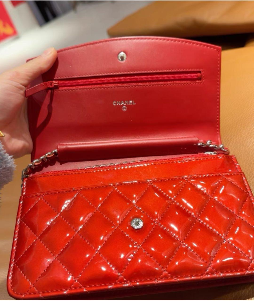 CHANEL Красная сумка через плечо из лакированной кожи, фото 4