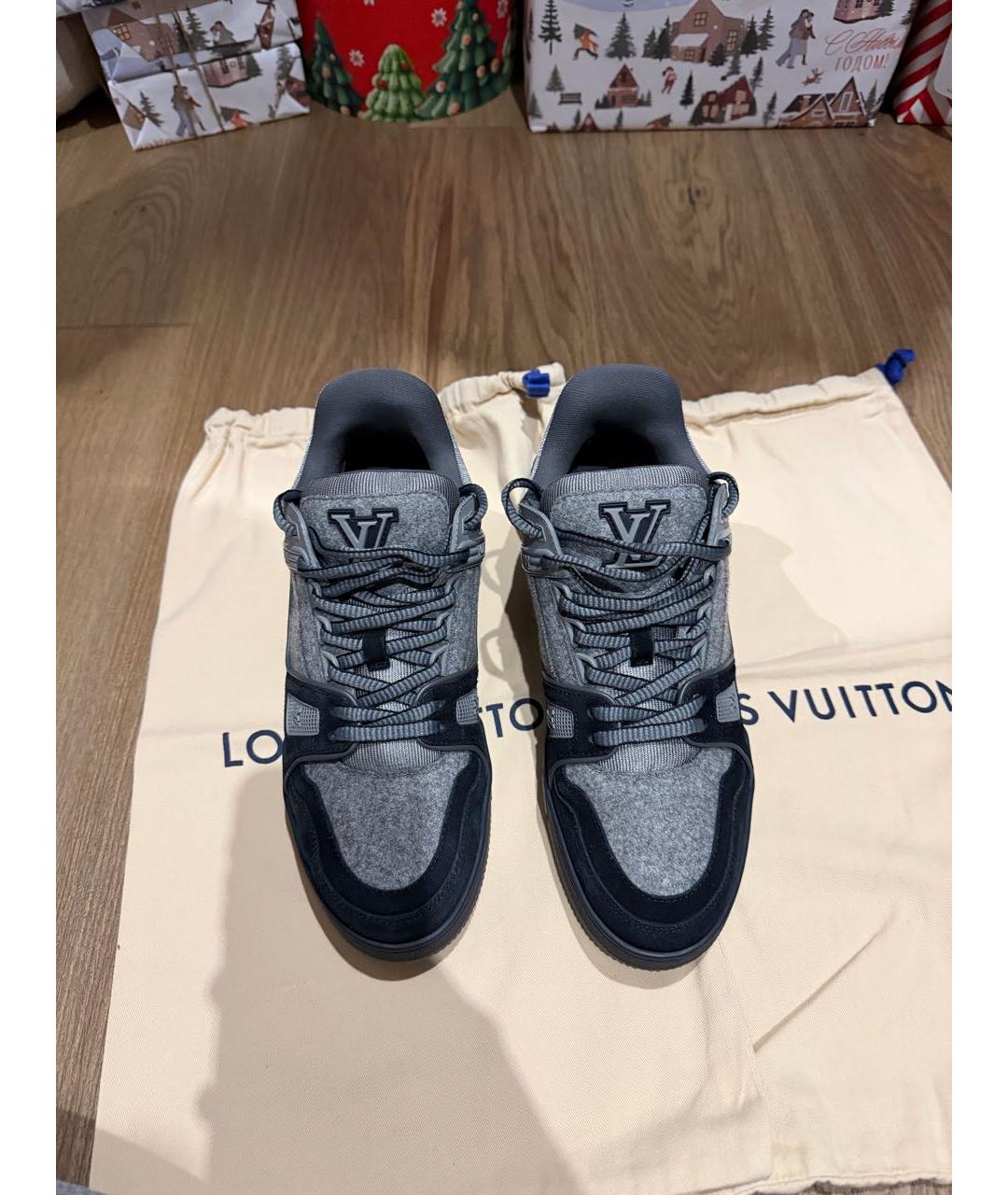 LOUIS VUITTON Серые замшевые низкие кроссовки / кеды, фото 4