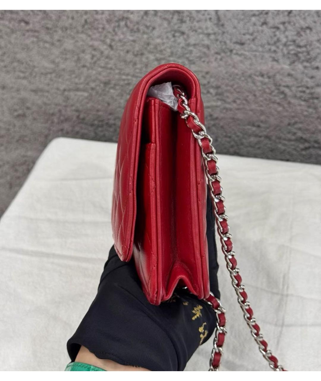 CHANEL Красная кожаная сумка через плечо, фото 3