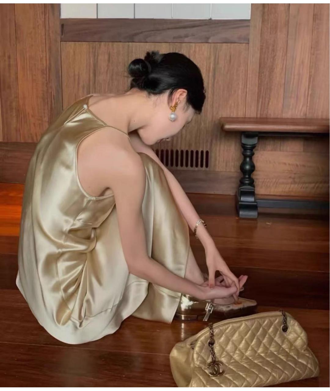 CHANEL Золотая кожаная сумка через плечо, фото 2