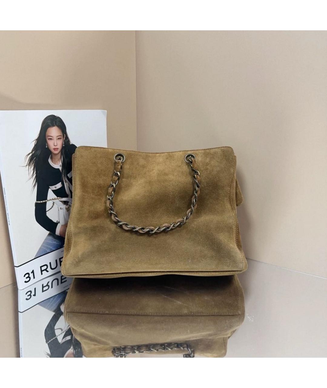 CHANEL Коричневая замшевая сумка с короткими ручками, фото 3