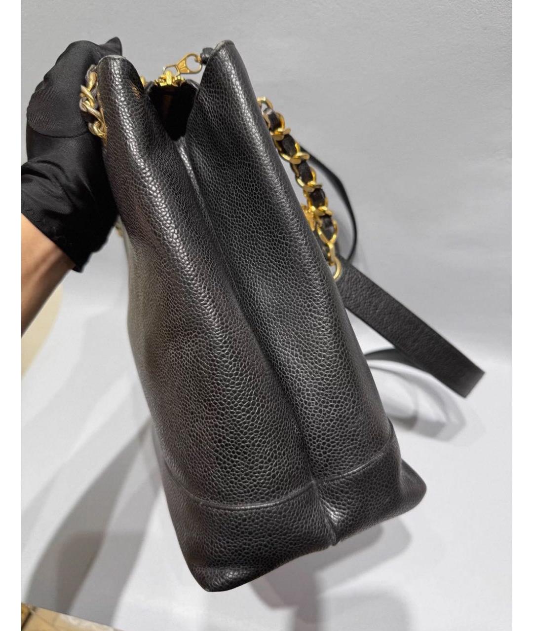 CHANEL Черная кожаная сумка с короткими ручками, фото 4