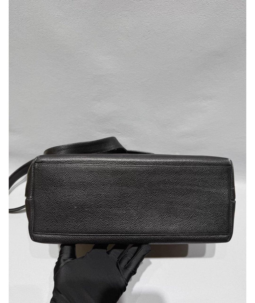 CHANEL Черная кожаная сумка с короткими ручками, фото 6