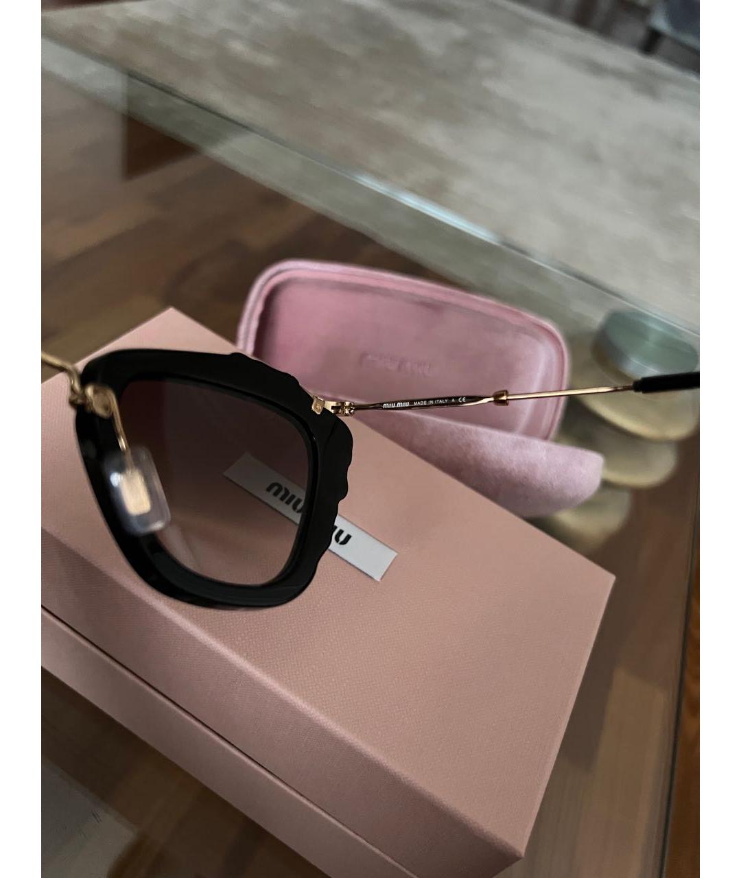 MIU MIU Черные пластиковые солнцезащитные очки, фото 3