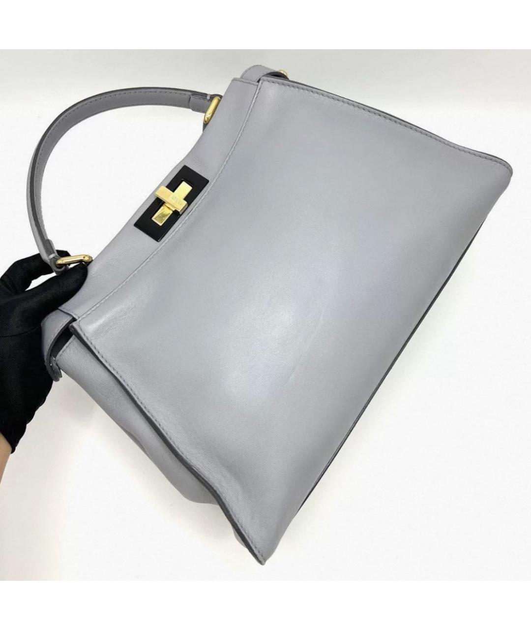 FENDI Серая кожаная сумка с короткими ручками, фото 4
