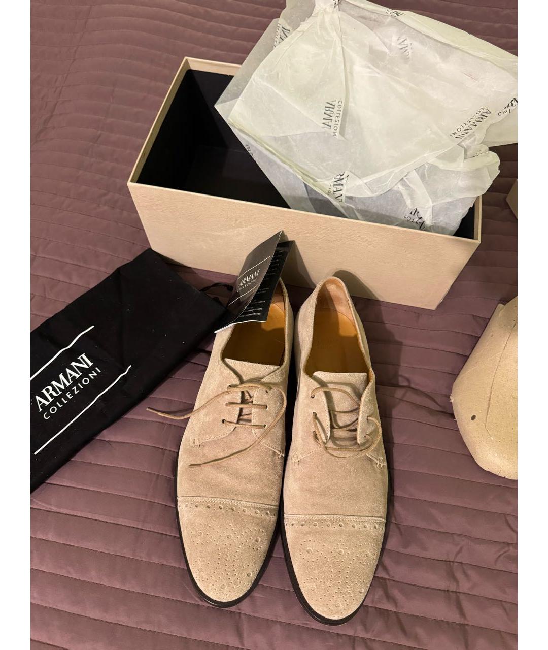 ARMANI COLLEZIONI Бежевые замшевые низкие ботинки, фото 6