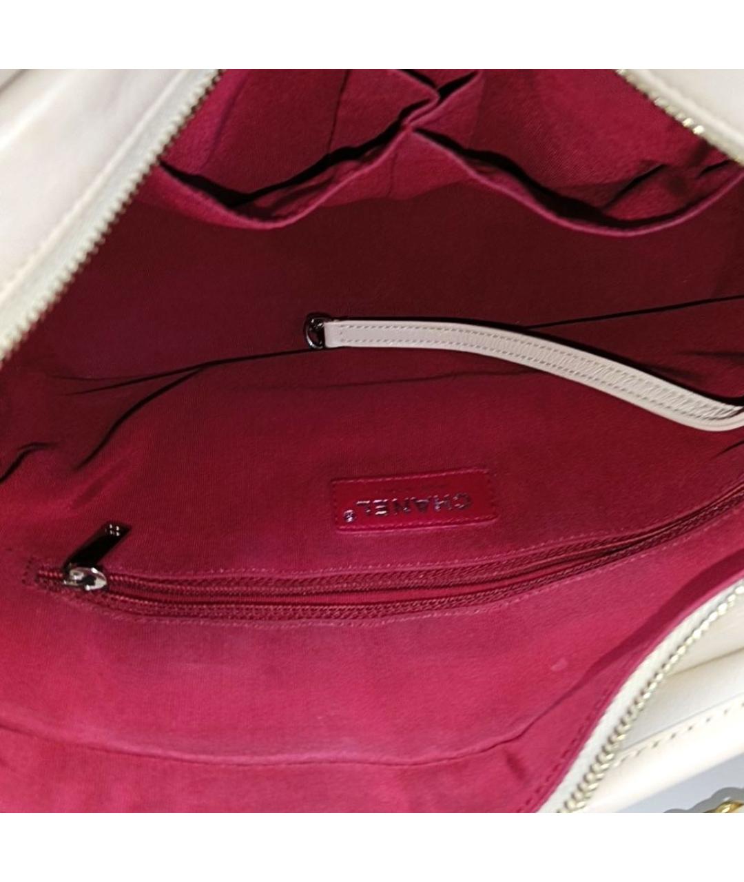 CHANEL Белая кожаная сумка через плечо, фото 3