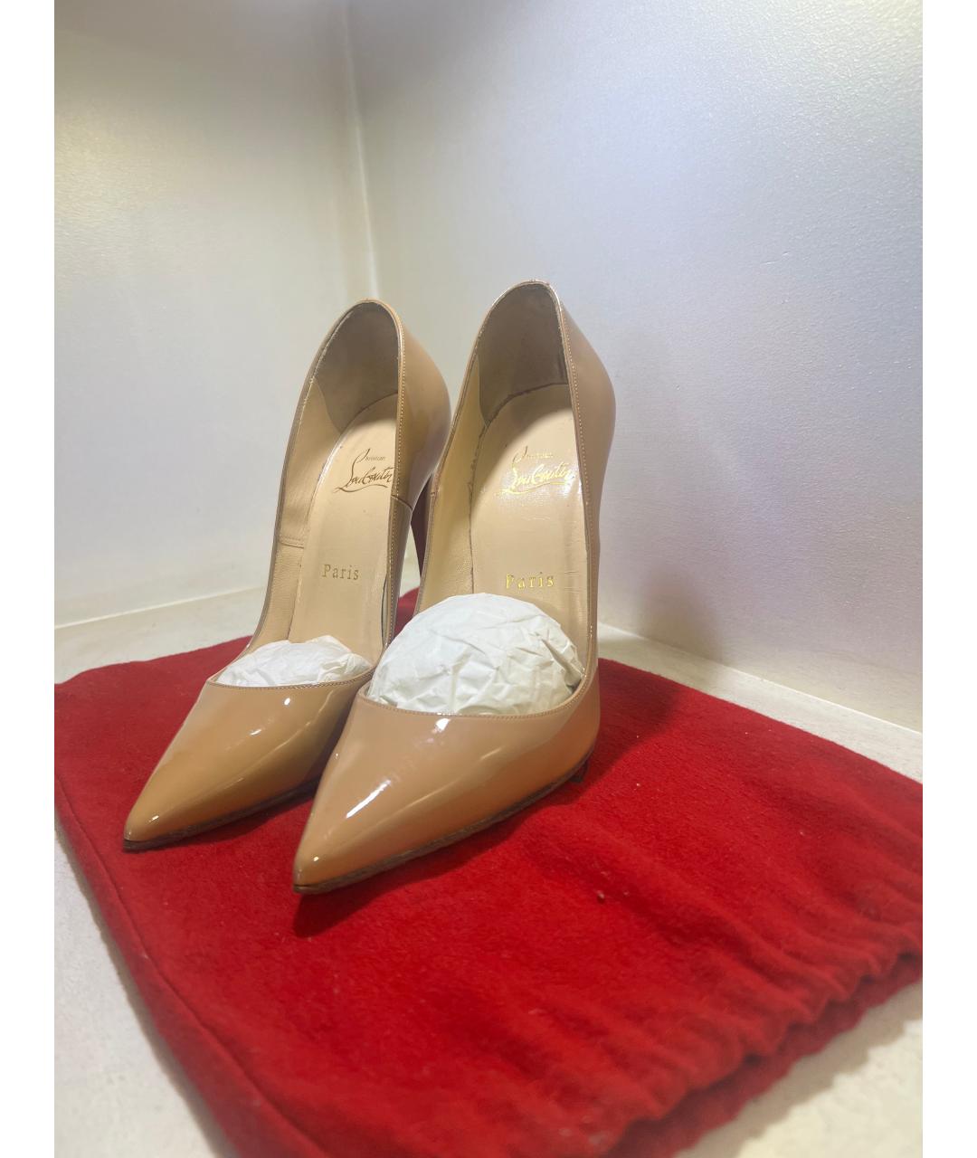 CHRISTIAN LOUBOUTIN Бежевые туфли из лакированной кожи, фото 3