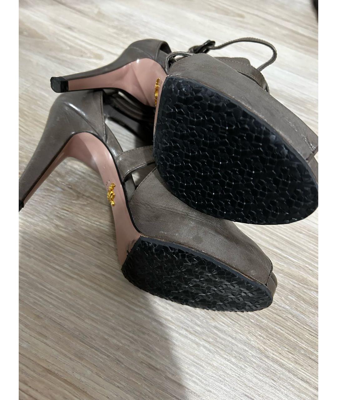 PRADA Серые кожаные босоножки, фото 6