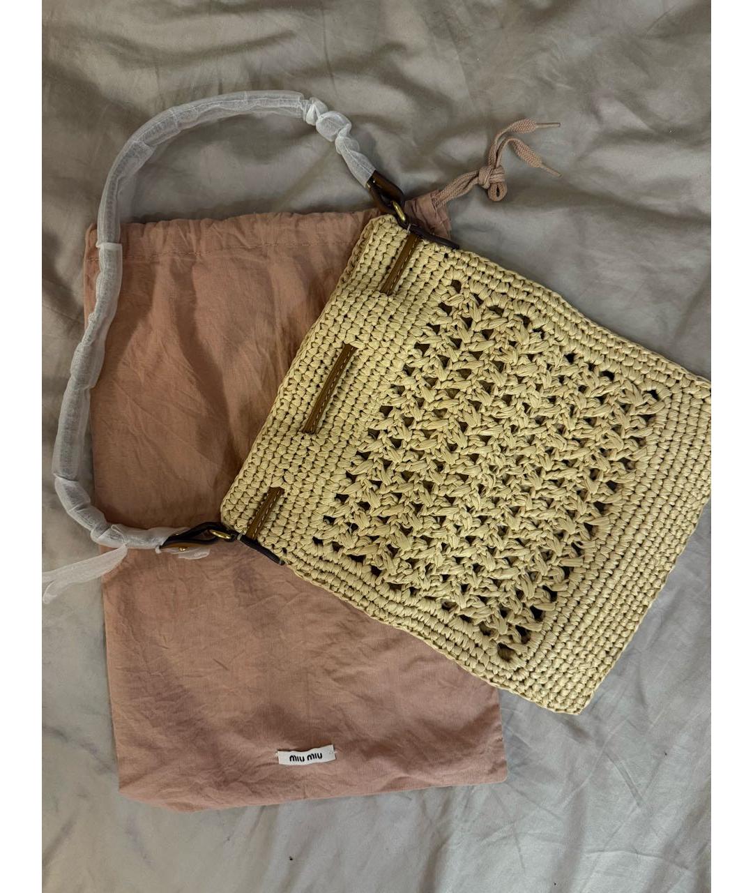 MIU MIU Бежевая пелетеная сумка через плечо, фото 5