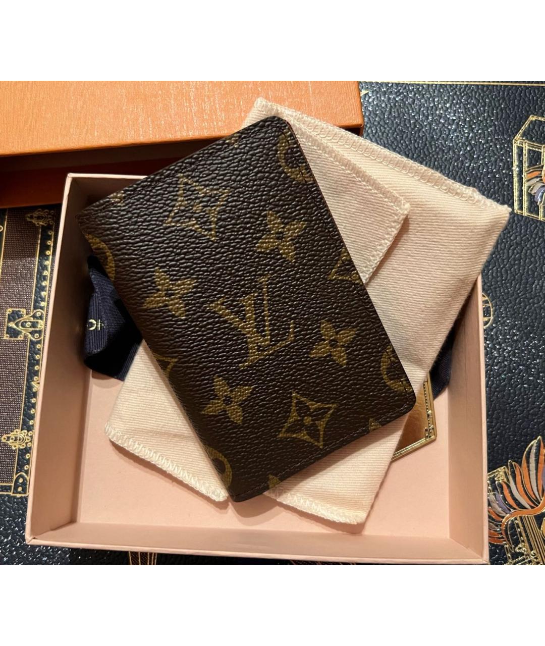 LOUIS VUITTON Коричневый кожаный кардхолдер, фото 5