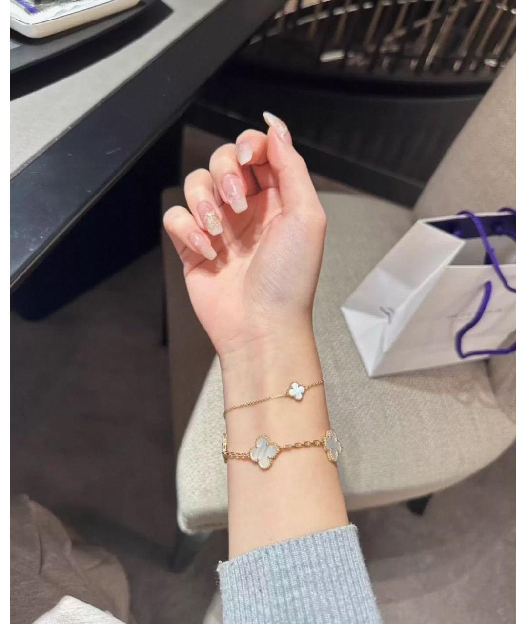 VAN CLEEF & ARPELS Белый браслет из желтого золота, фото 5