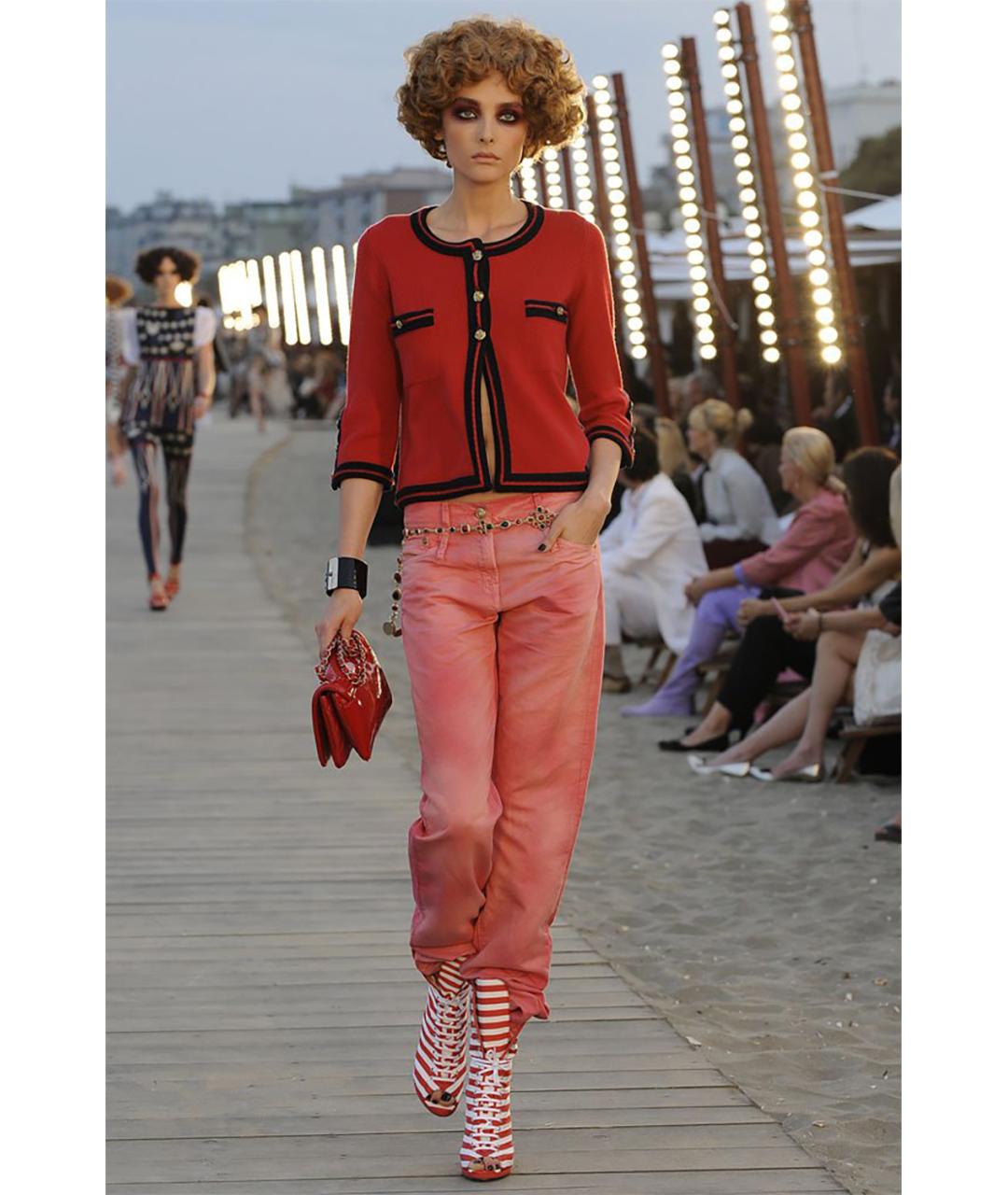 CHANEL Красный кашемировый костюм с юбками, фото 2