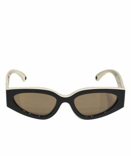 CHANEL Солнцезащитные очки