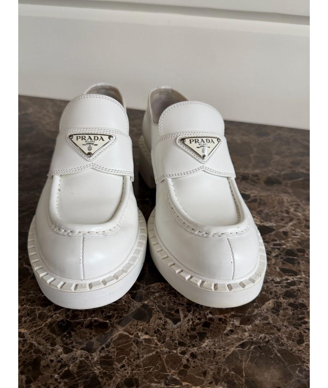 PRADA Белые кожаные лоферы, фото 2