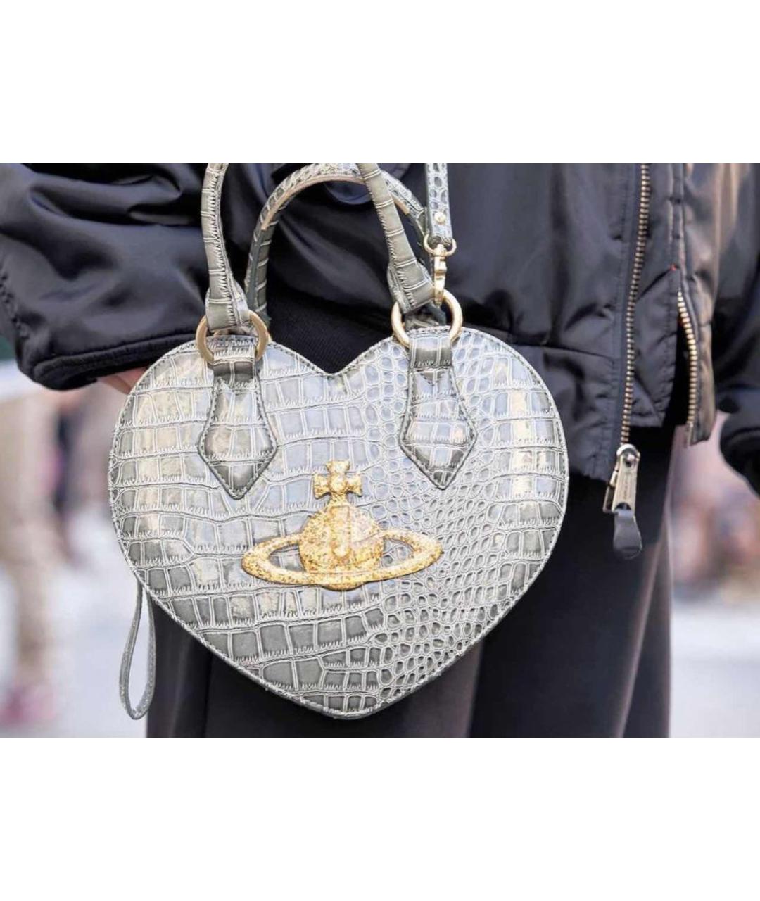 VIVIENNE WESTWOOD Серая сумка с короткими ручками из лакированной кожи, фото 7