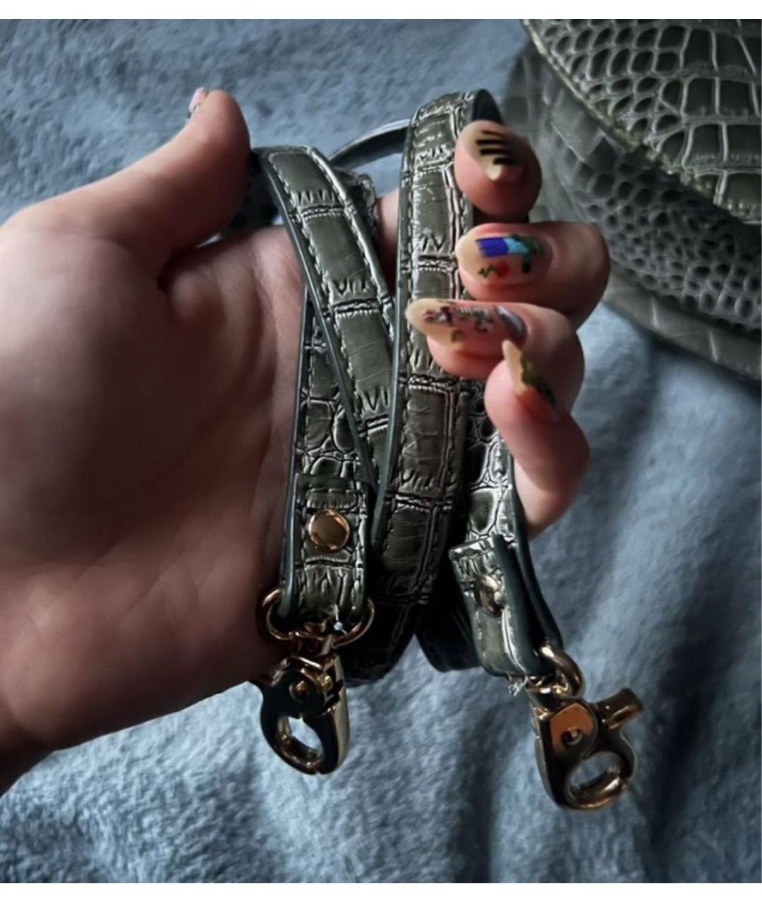 VIVIENNE WESTWOOD Серая сумка с короткими ручками из лакированной кожи, фото 5