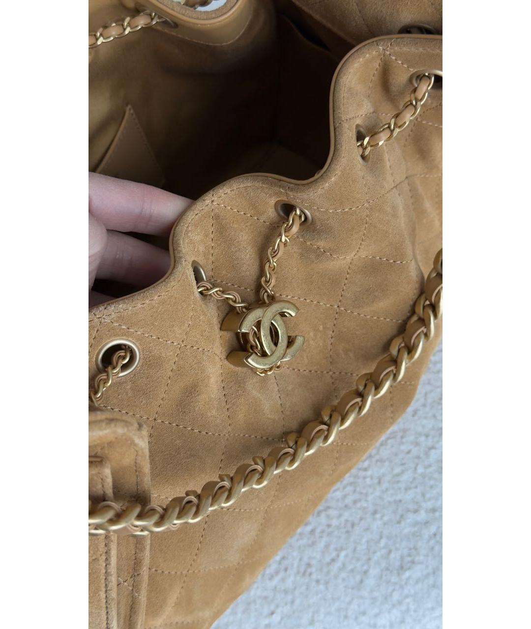 CHANEL Бежевая замшевая сумка через плечо, фото 6