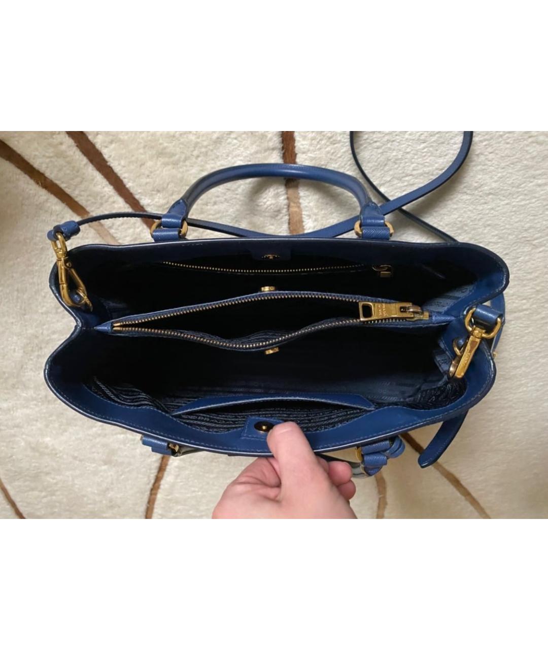 PRADA Темно-синяя кожаная сумка с короткими ручками, фото 7
