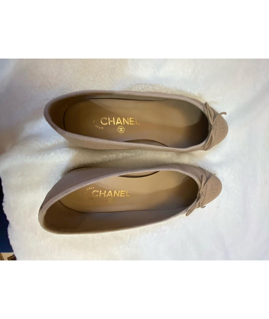 CHANEL Бежевые кожаные балетки, фото 3