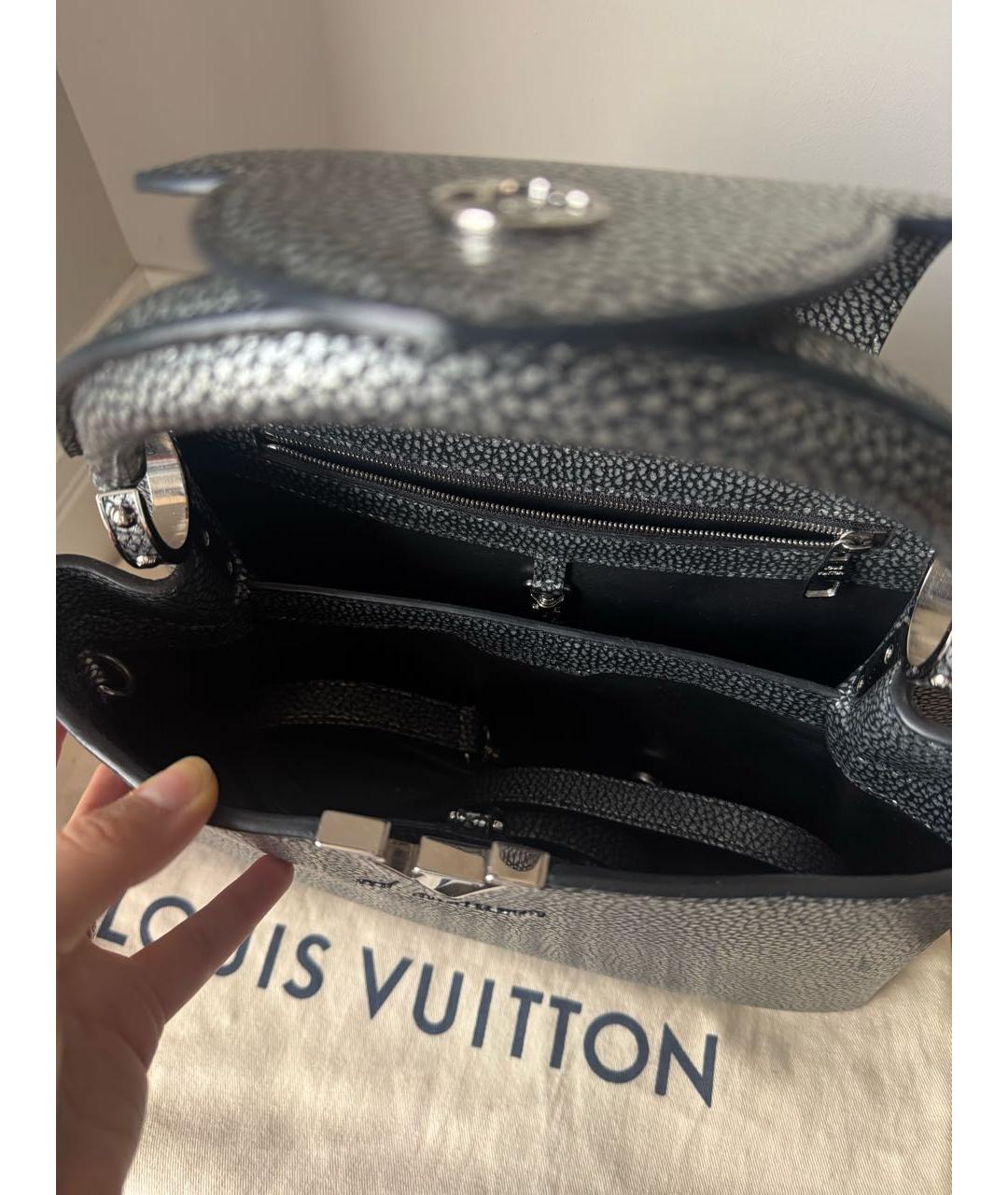 LOUIS VUITTON Антрацитовая кожаная сумка с короткими ручками, фото 4