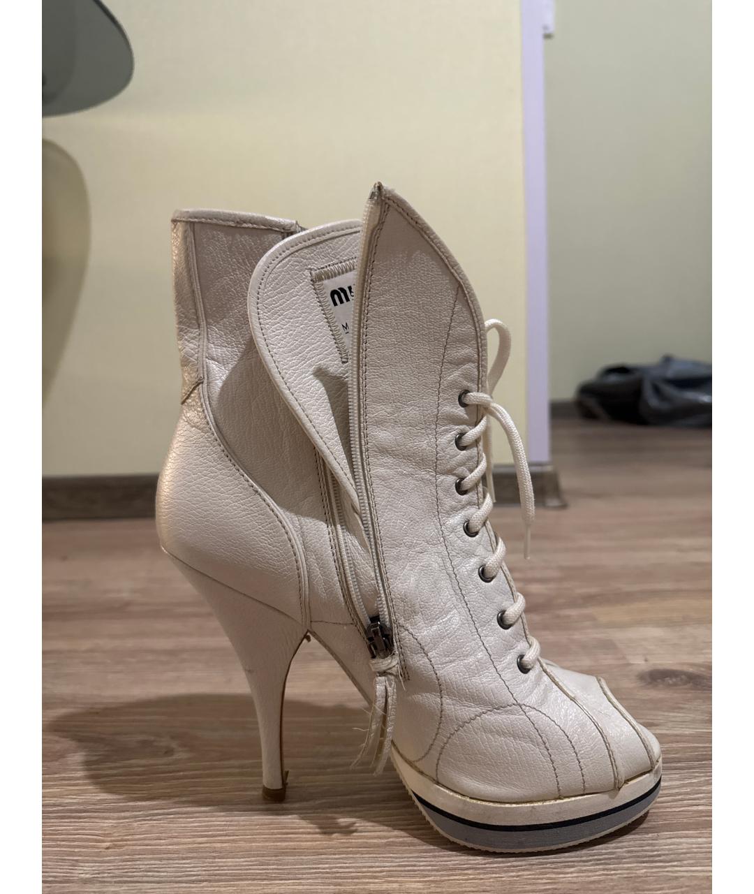 MIU MIU Белые кожаные ботильоны, фото 6