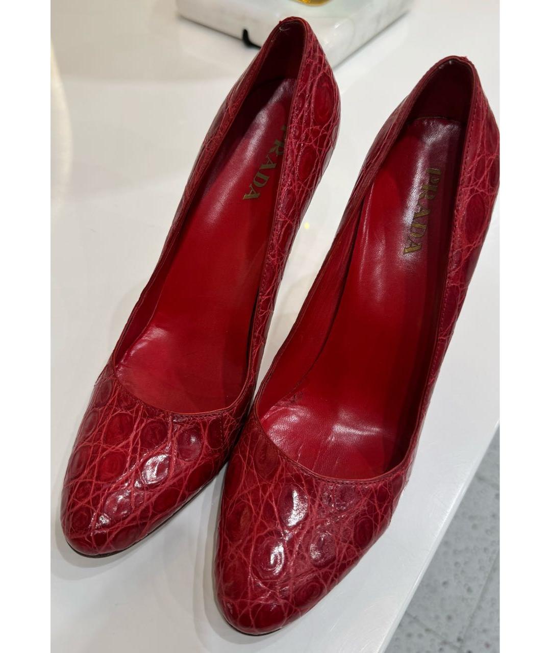PRADA Красные туфли из экзотической кожи, фото 5