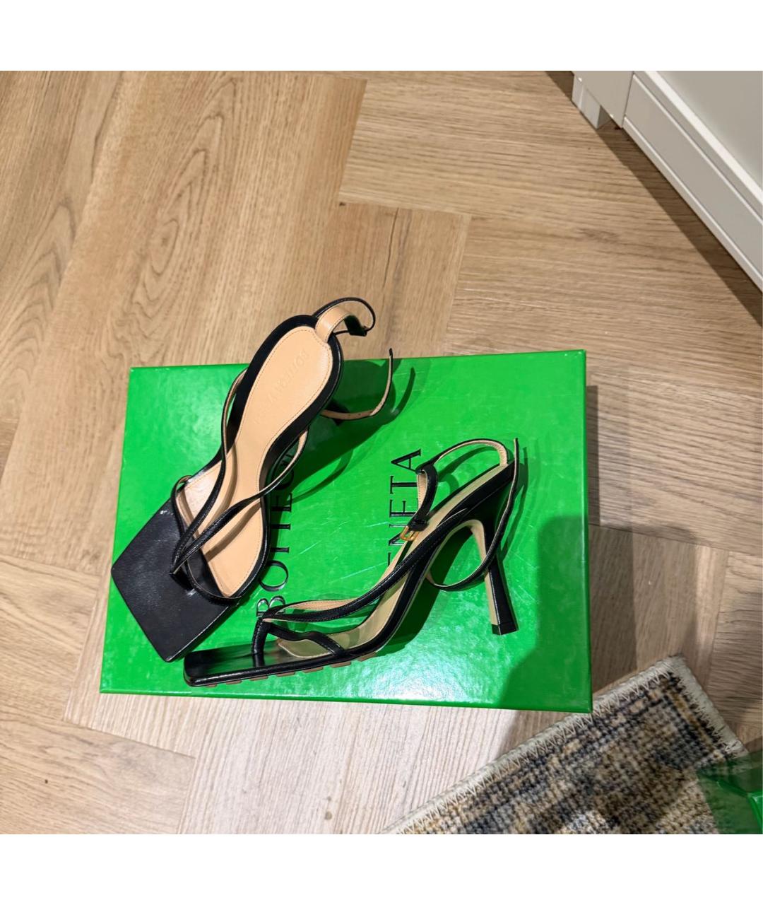 BOTTEGA VENETA Черные кожаные босоножки, фото 7