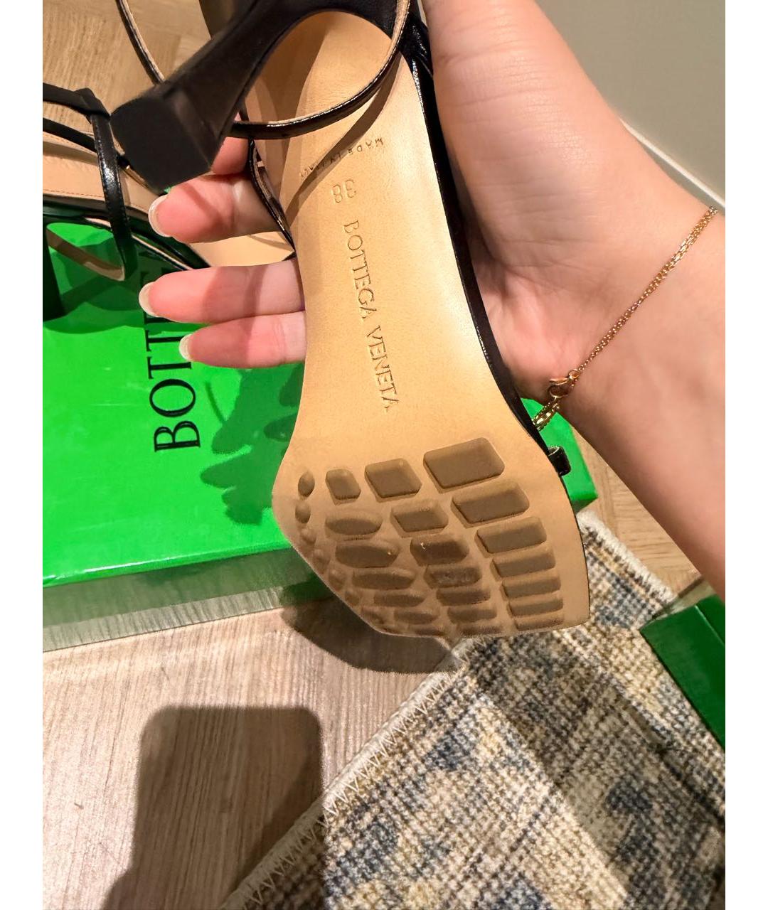 BOTTEGA VENETA Черные кожаные босоножки, фото 4