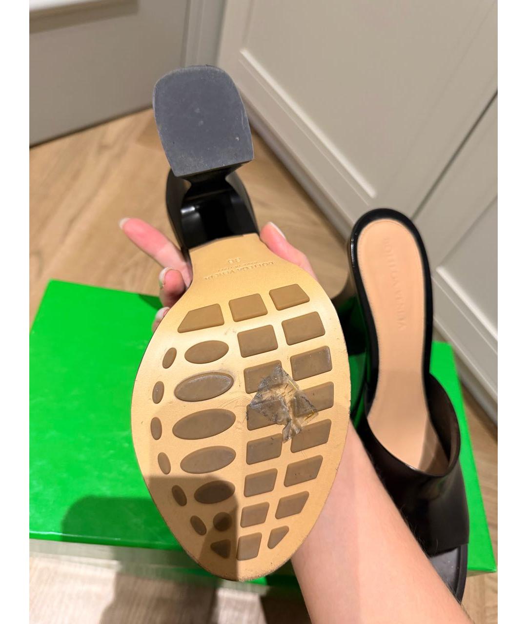 BOTTEGA VENETA Черные кожаные мюли, фото 4