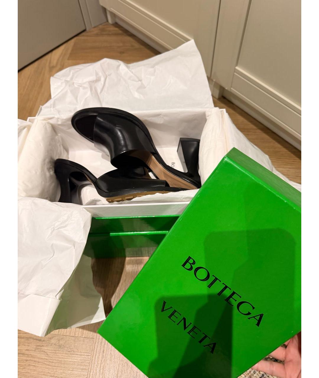 BOTTEGA VENETA Черные кожаные мюли, фото 5