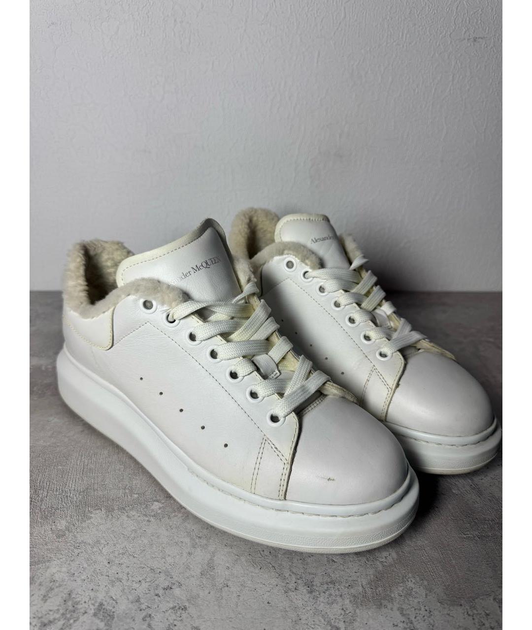 ALEXANDER MCQUEEN Белые кожаные низкие кроссовки / кеды, фото 2