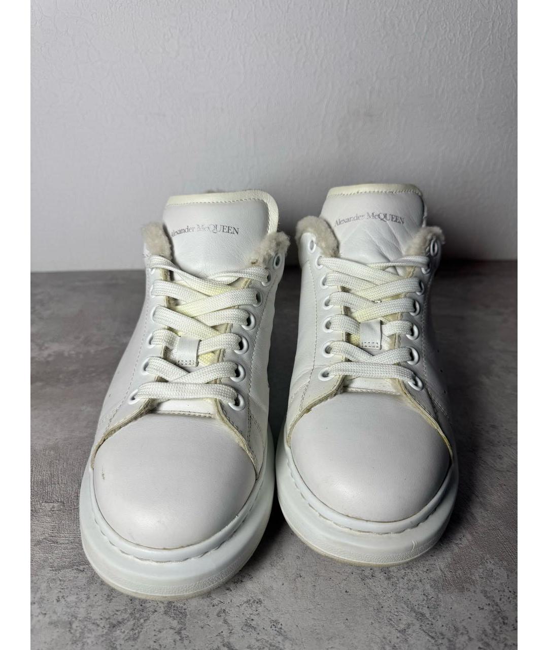 ALEXANDER MCQUEEN Белые кожаные низкие кроссовки / кеды, фото 3