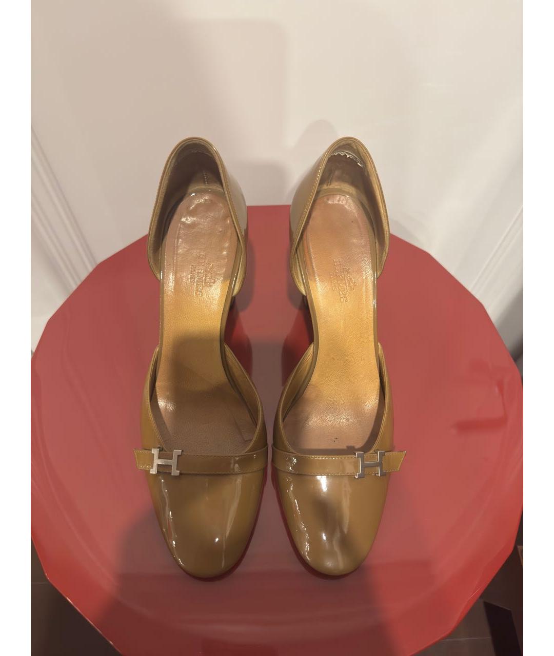 HERMES Бежевые туфли из лакированной кожи, фото 3
