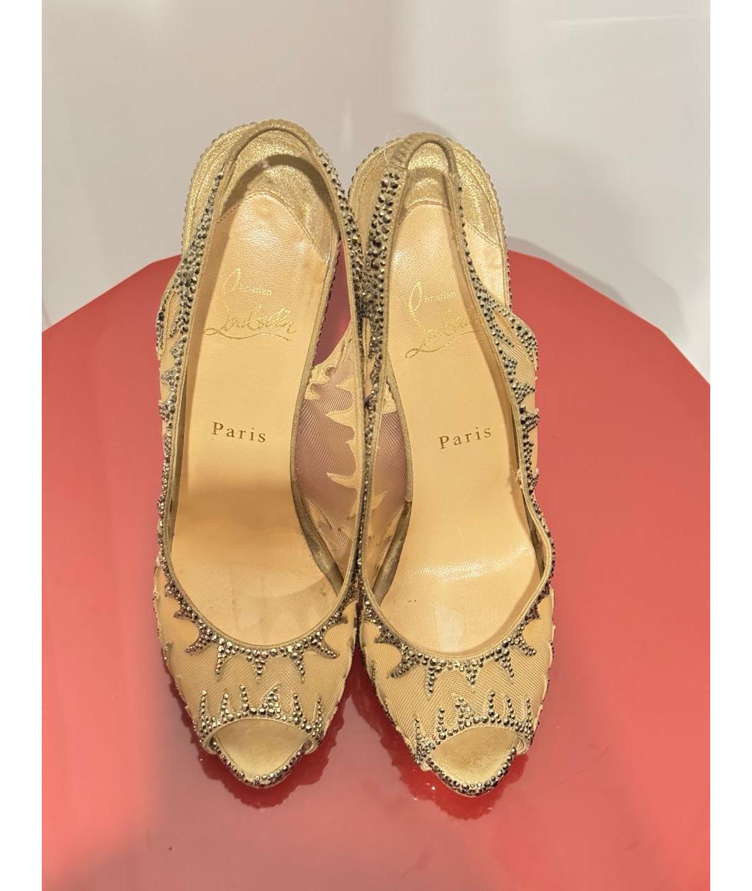 CHRISTIAN LOUBOUTIN Бежевые текстильные босоножки, фото 3