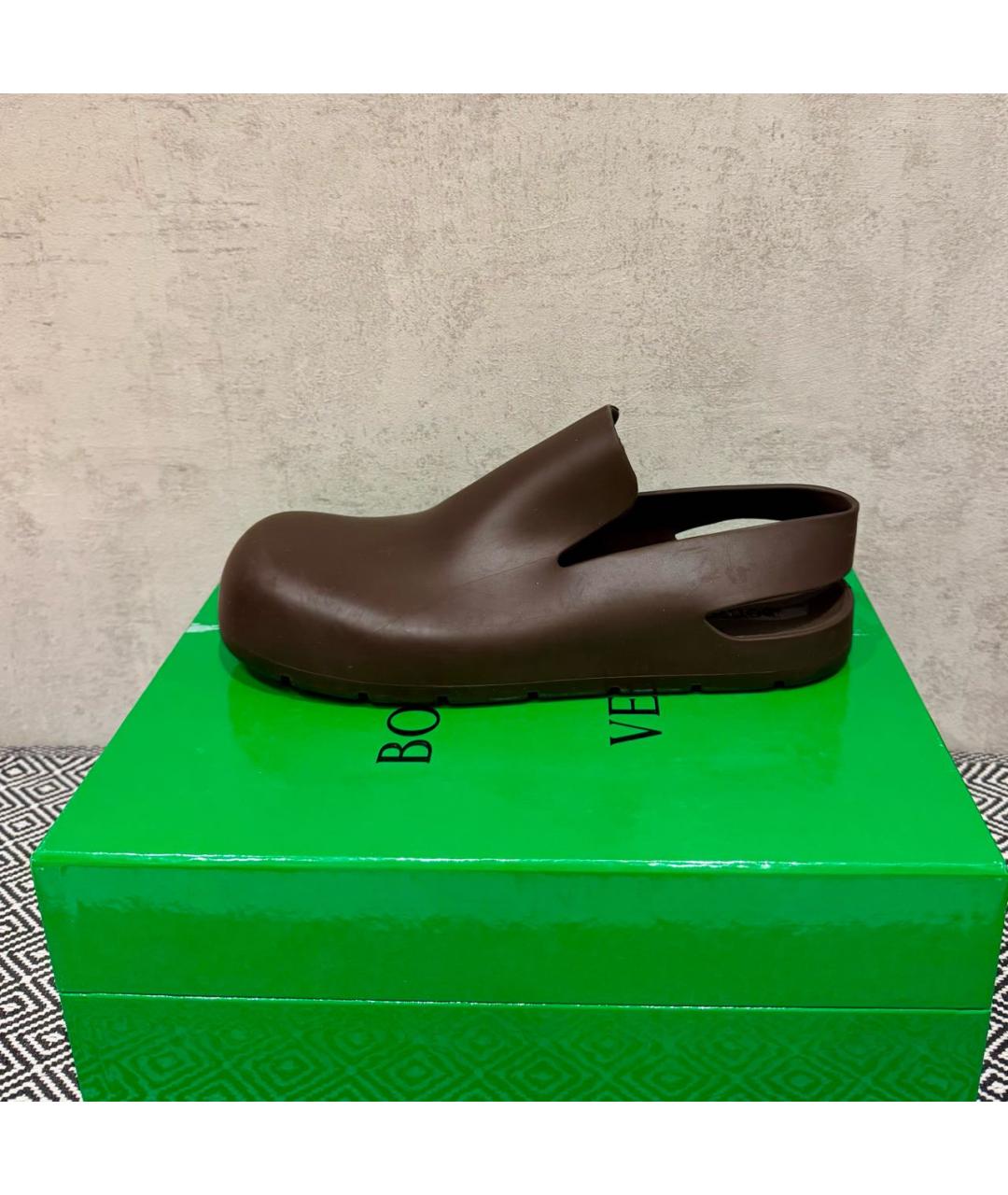 BOTTEGA VENETA Коричневые резиновые сабо, фото 8