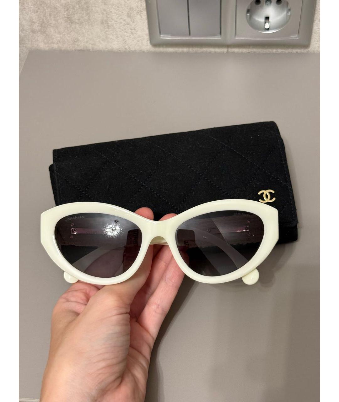 CHANEL Белые пластиковые солнцезащитные очки, фото 3