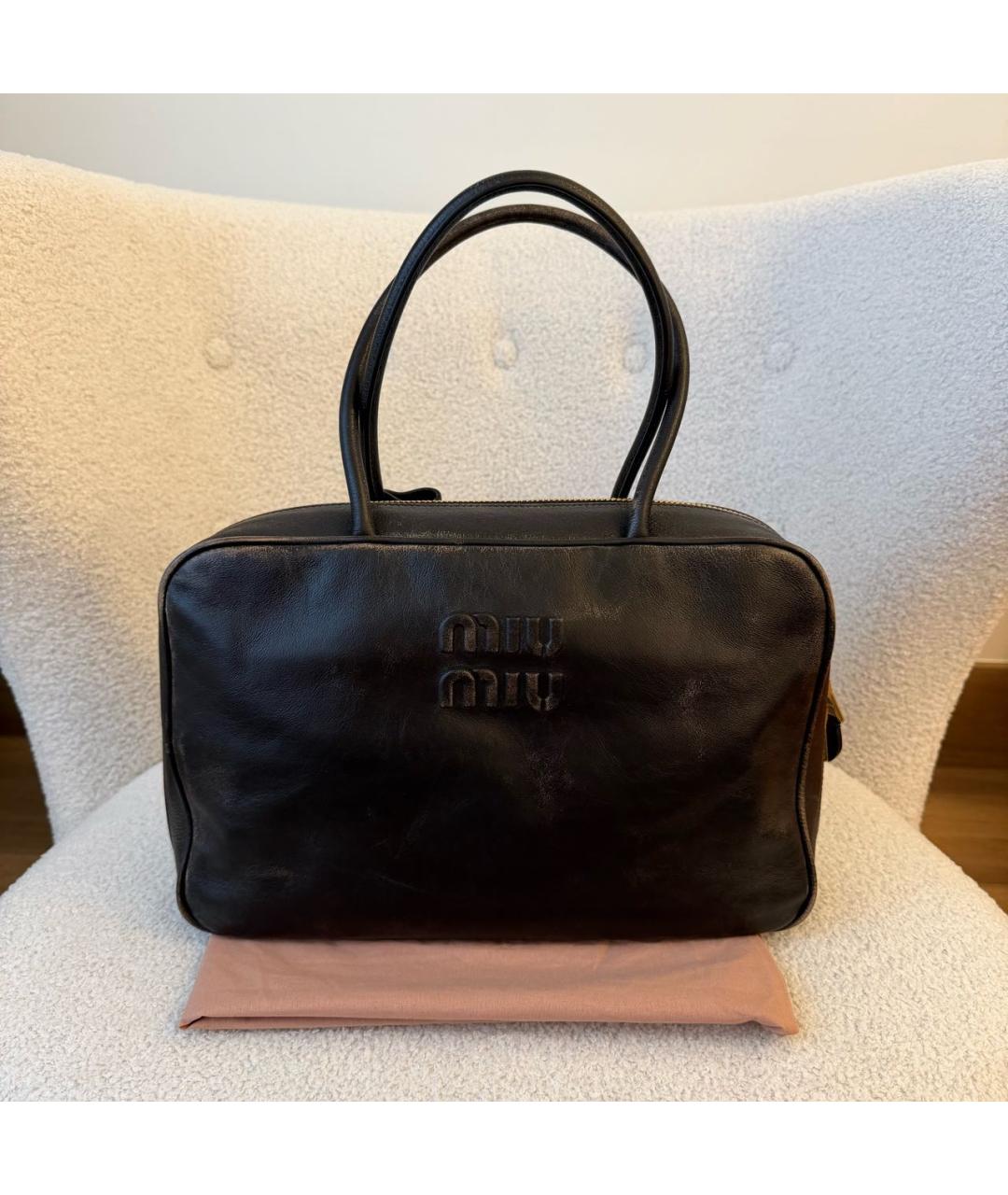 MIU MIU Коричневая кожаная сумка с короткими ручками, фото 2