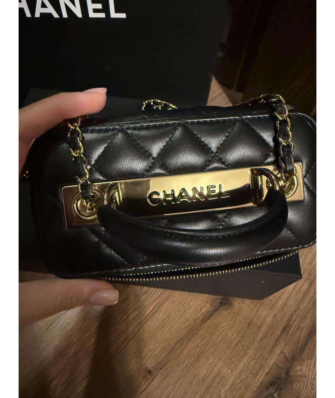 CHANEL Черная кожаная сумка с короткими ручками, фото 4