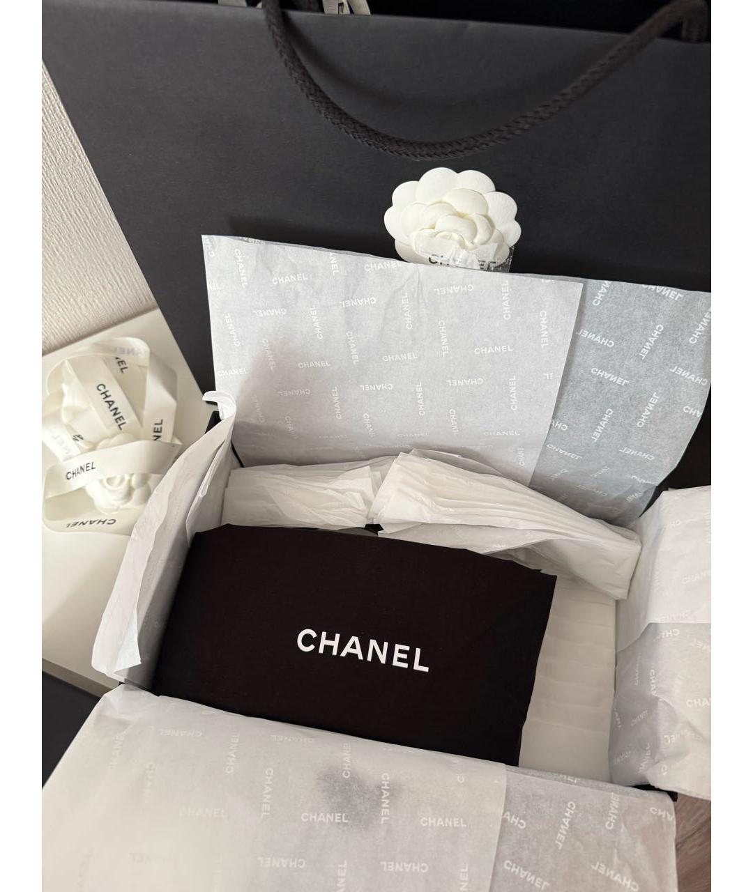 CHANEL Черная кожаная сумка с короткими ручками, фото 5