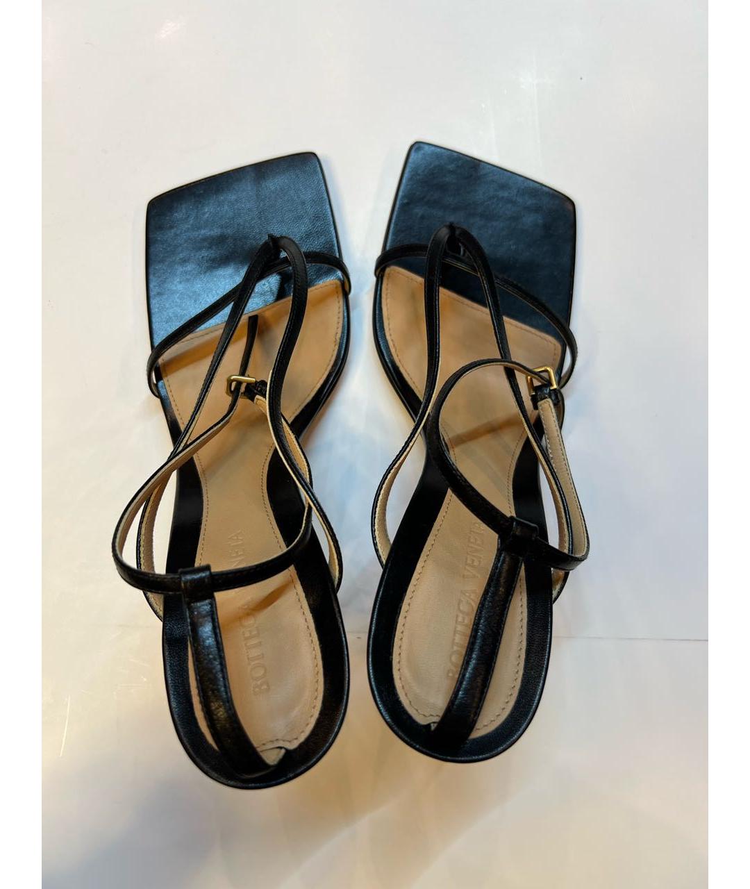 BOTTEGA VENETA Черные кожаные босоножки, фото 3