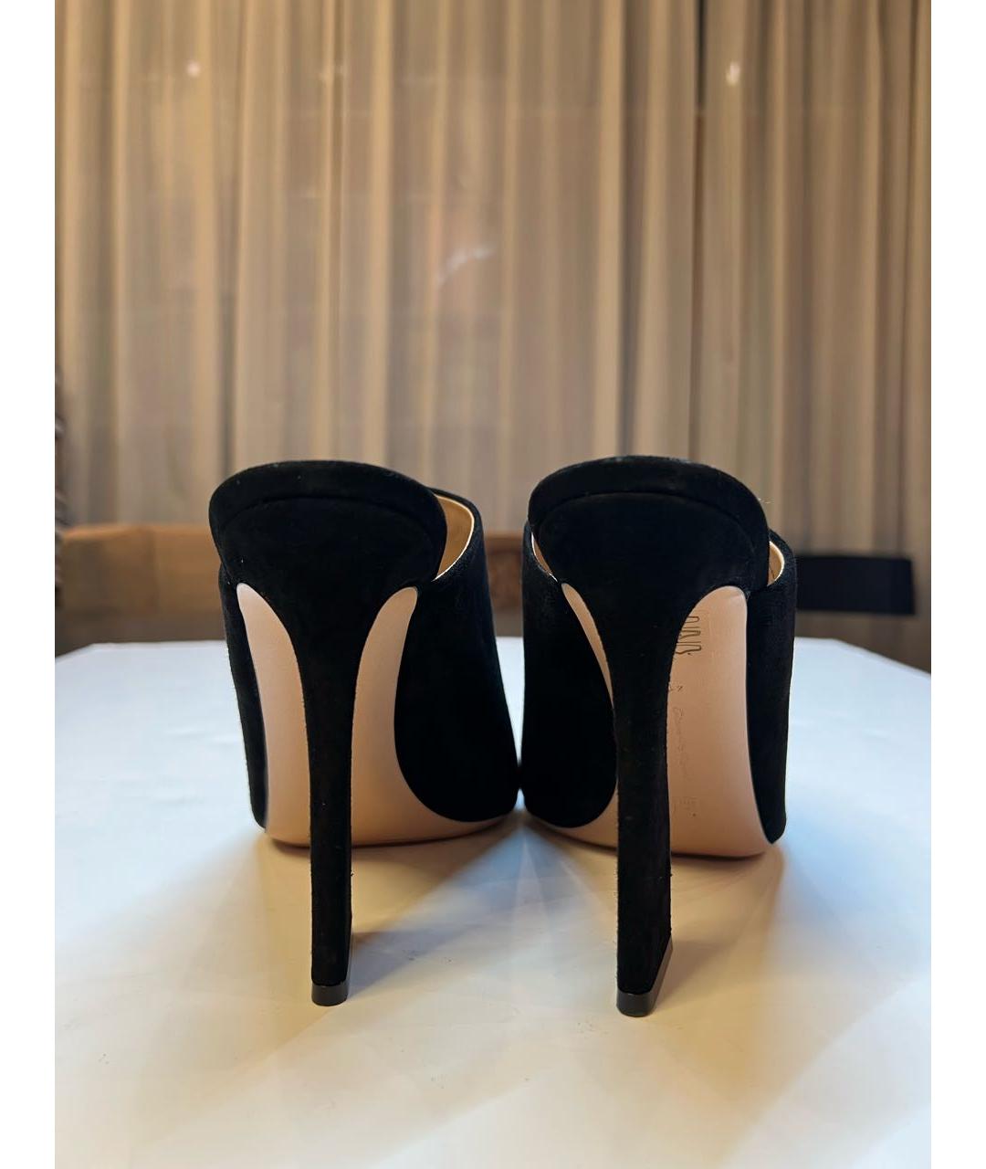 GIANVITO ROSSI Черные замшевые мюли, фото 4